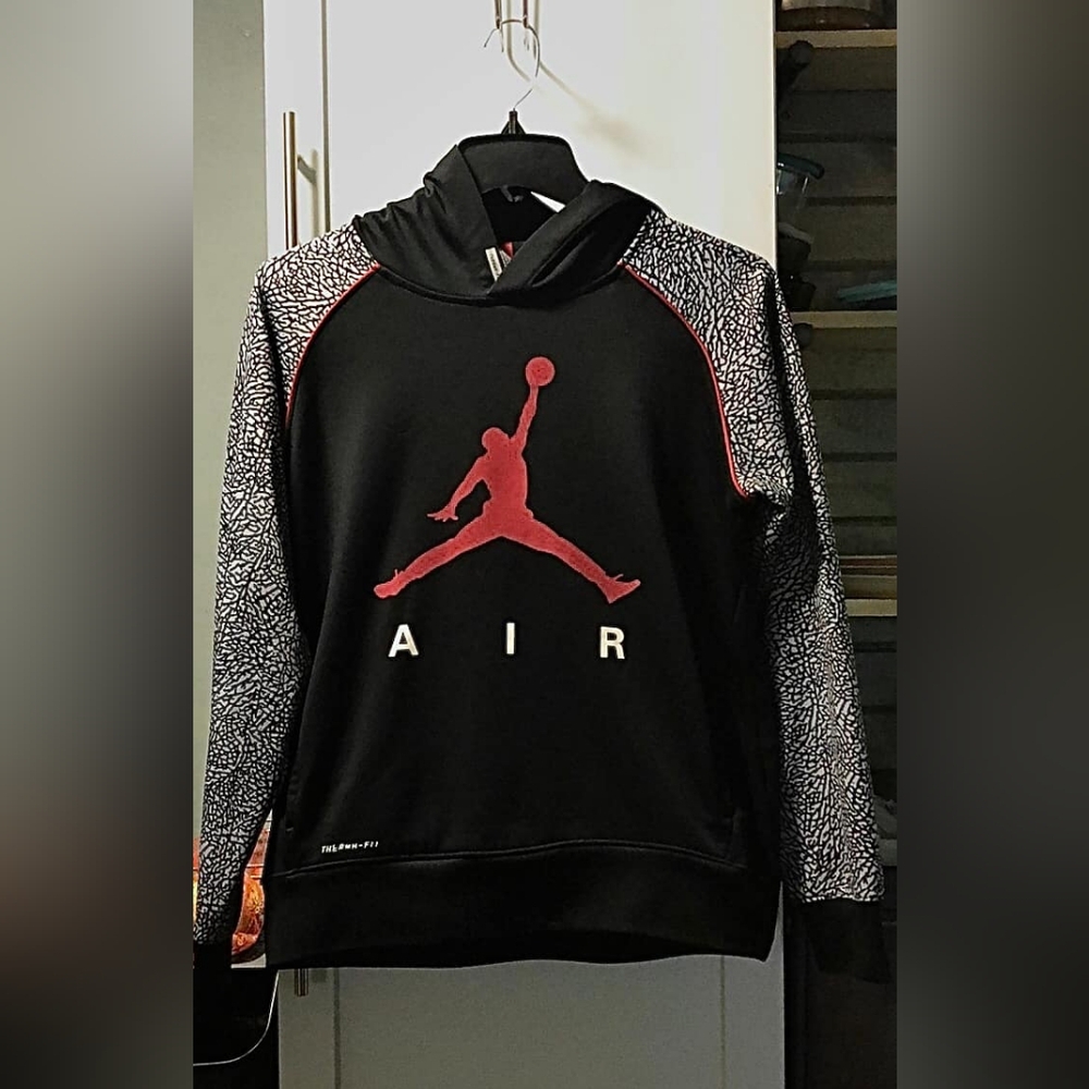 Jordon Hoodie with elephant print arms